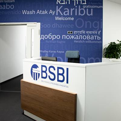 Berlin School of Business and Innovation front desk